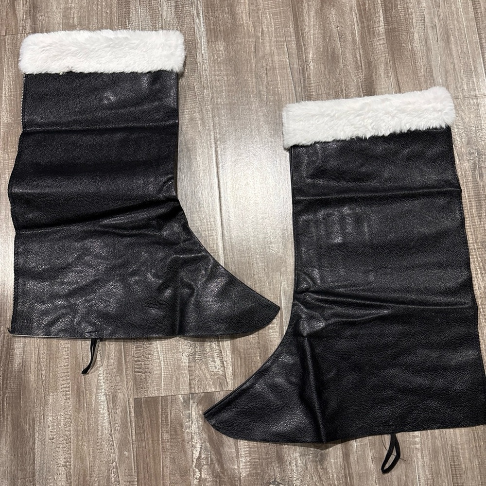 Santa black faux leather wrap or sleeve with white faux fur trim Size XL NWOT